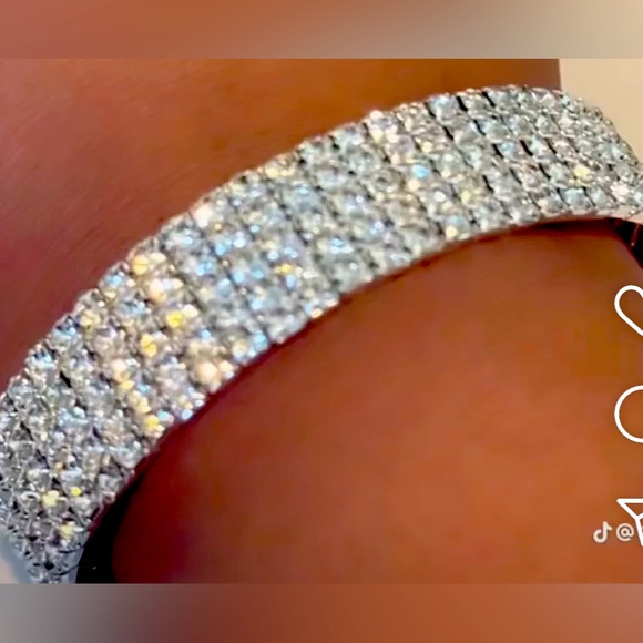 The Queenz Braceletz - Picture 1 of 2